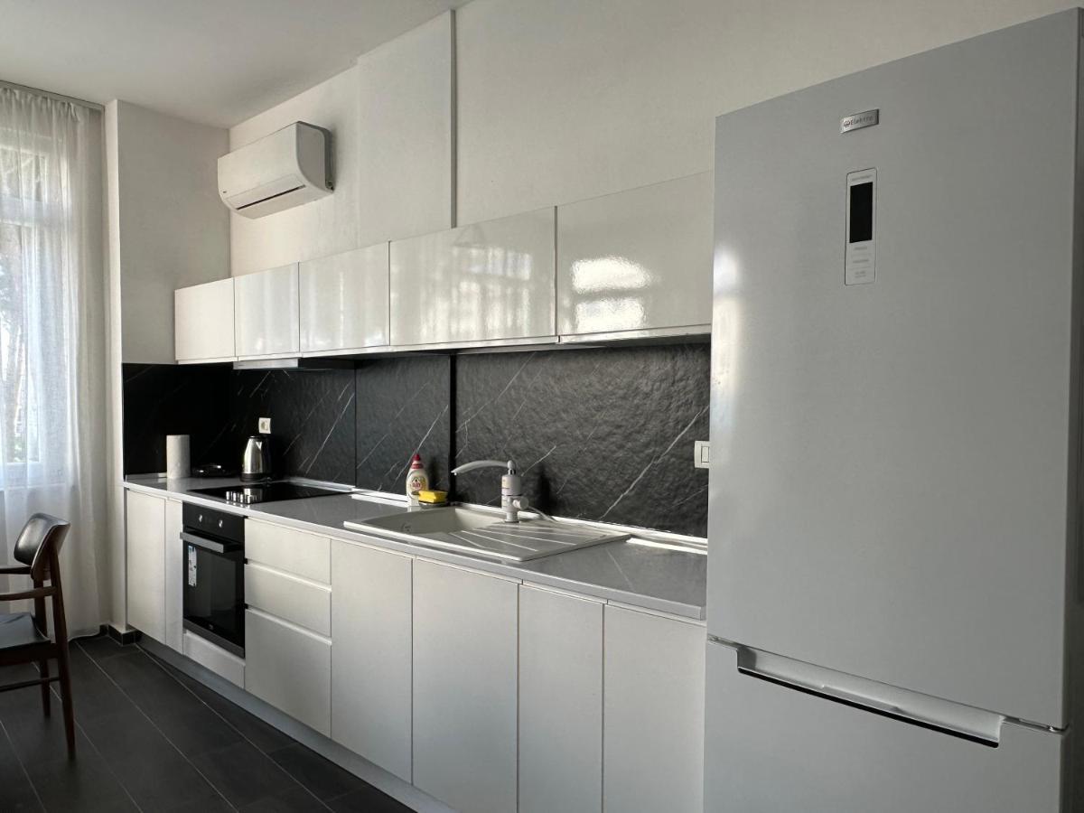 Eme Apartments - Kompleksi Lura 2 Gjiri I Lalzit Дуррес Экстерьер фото