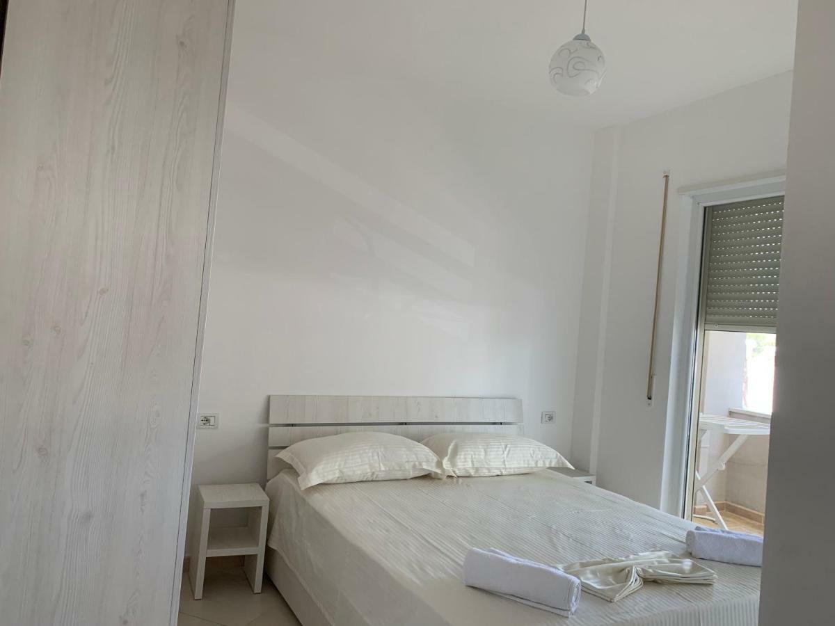 Eme Apartments - Kompleksi Lura 2 Gjiri I Lalzit Дуррес Экстерьер фото